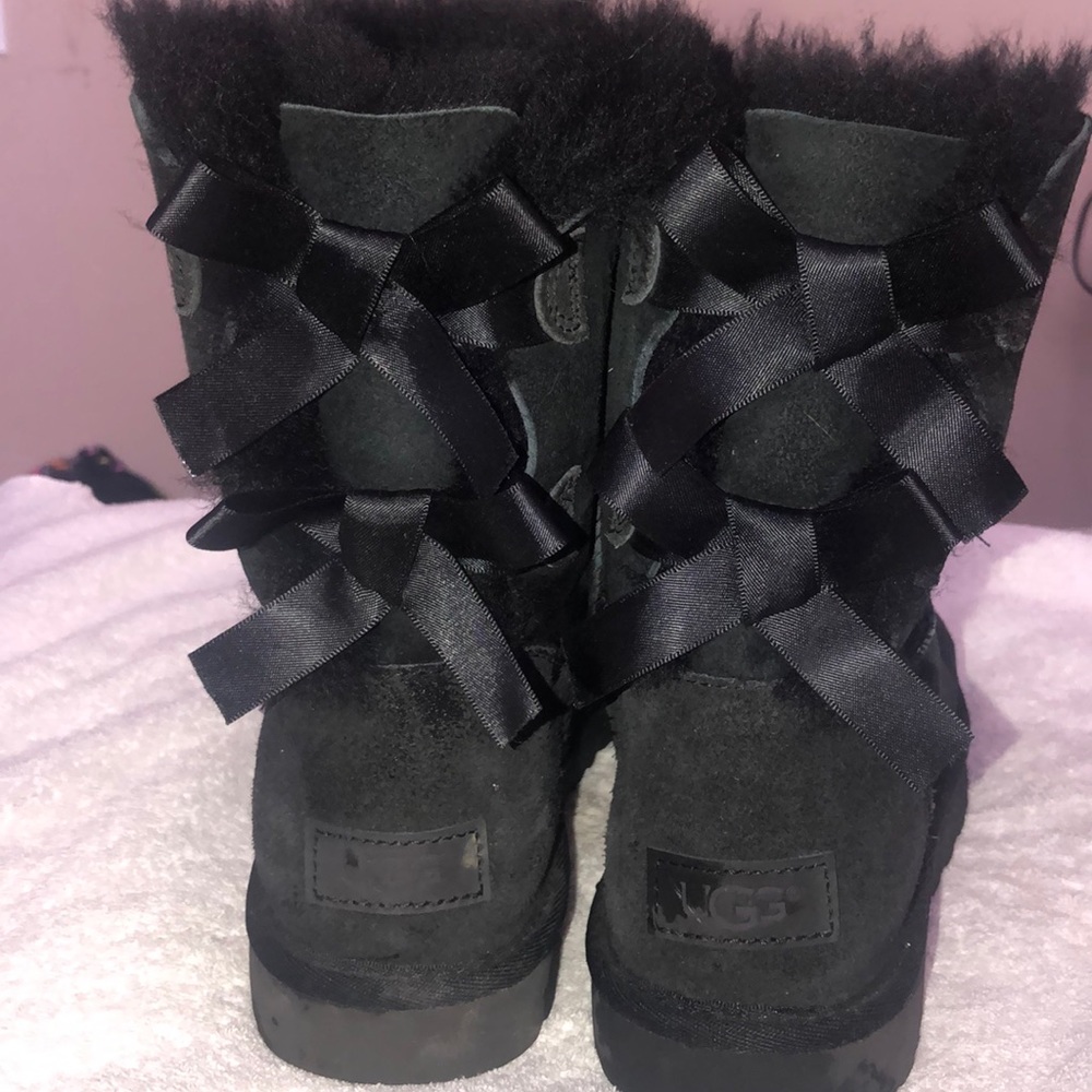 Bailey bow girls Uggs. Gently used